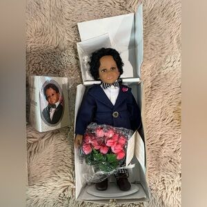 Paradise Galleries Doll Box